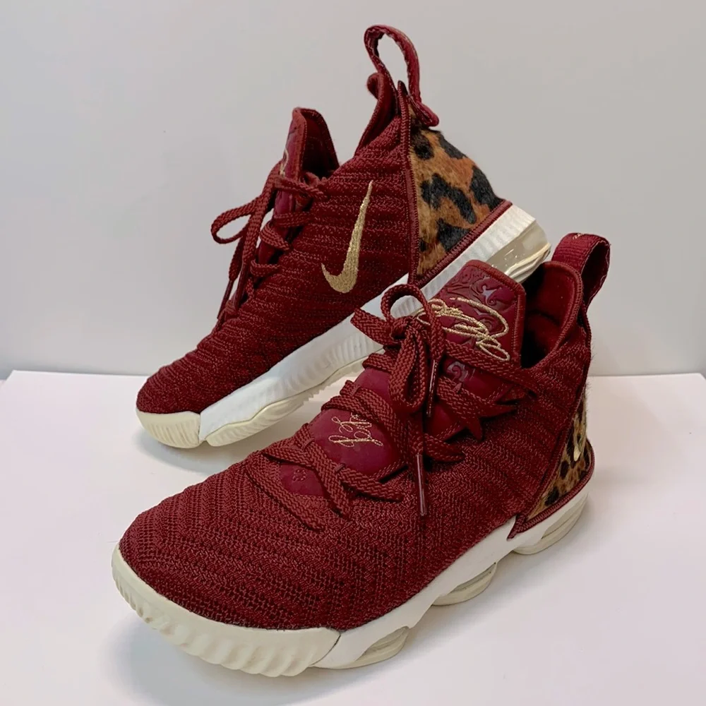 Rare 🔥 Nike LeBron 16 “King” Shoes - Picture 16 of 16